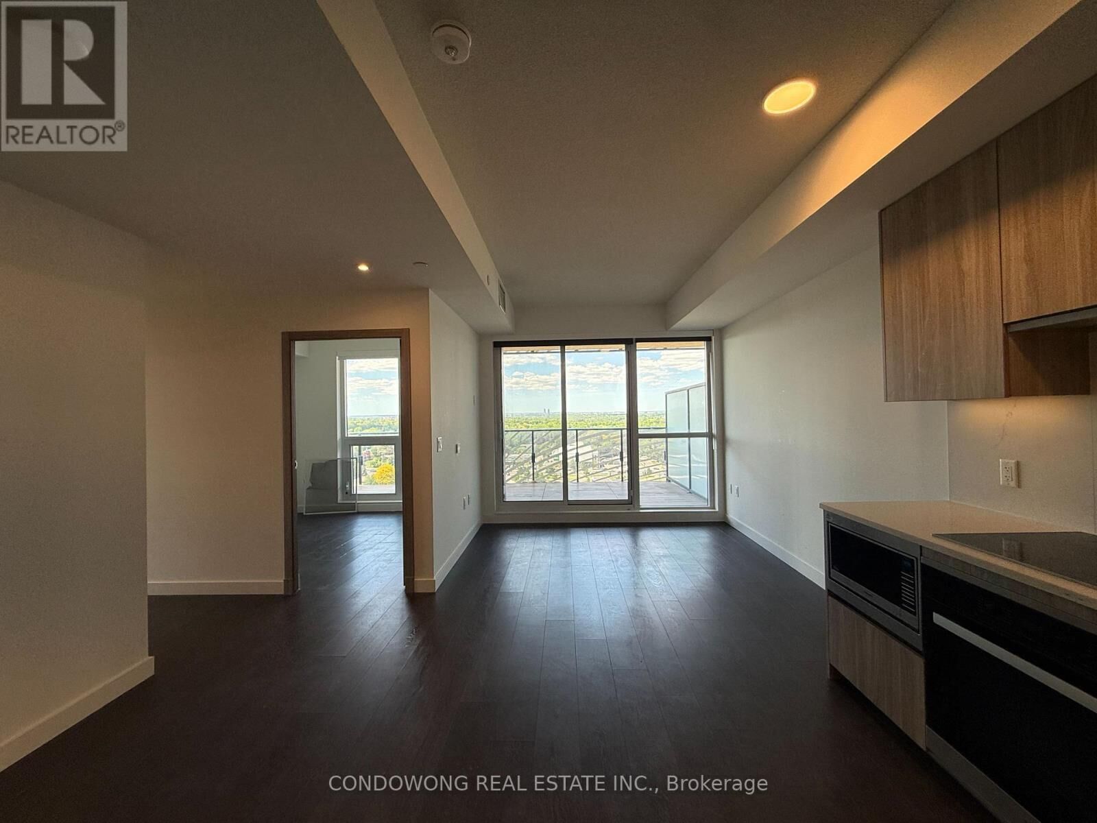 Property Photo:  25 McMahon Drive 1807  ON M2K 0E4 