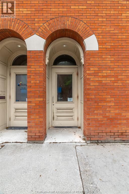 Property Photo:  138 King Street West 207  ON N7M 1E3 