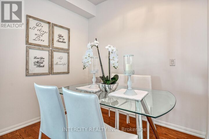 Property Photo:  800 Lawrence Avenue West 2014  ON M6A 1C3 