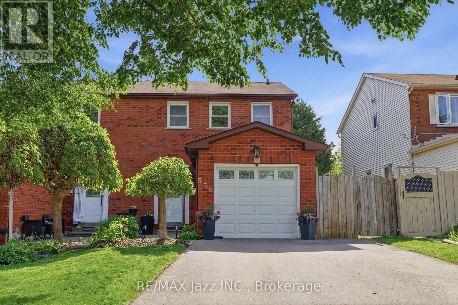 Property Photo:  555 Cobblehill Drive  ON L1K 1Y6 