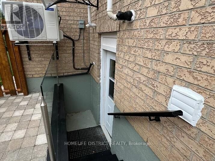 Property Photo:  86 Taylor Drive  ON L4N 8K3 