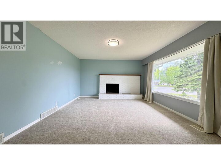 Property Photo:  322 Pioneer Avenue  BC V2M 4M2 