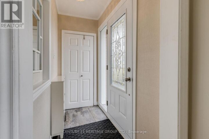 Property Photo:  69 Lindsay Avenue  ON L3Y 4N7 