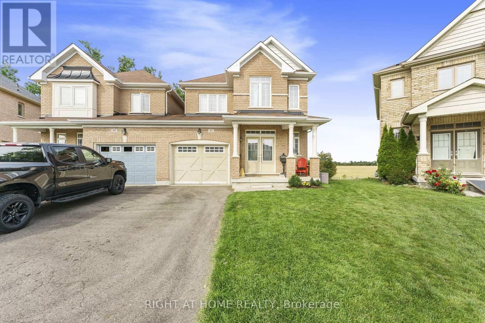 Property Photo:  42 Forsyth Crescent  ON L4N 7T4 