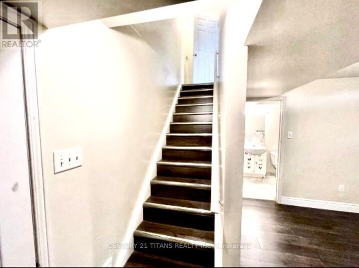 Property Photo:  11 Etienne Street Lower  ON M1L 0A2 