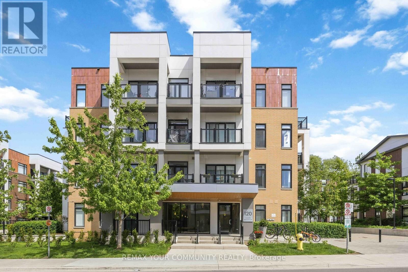 Property Photo:  120 Canon Jackson Drive 409  ON M6M 0B9 