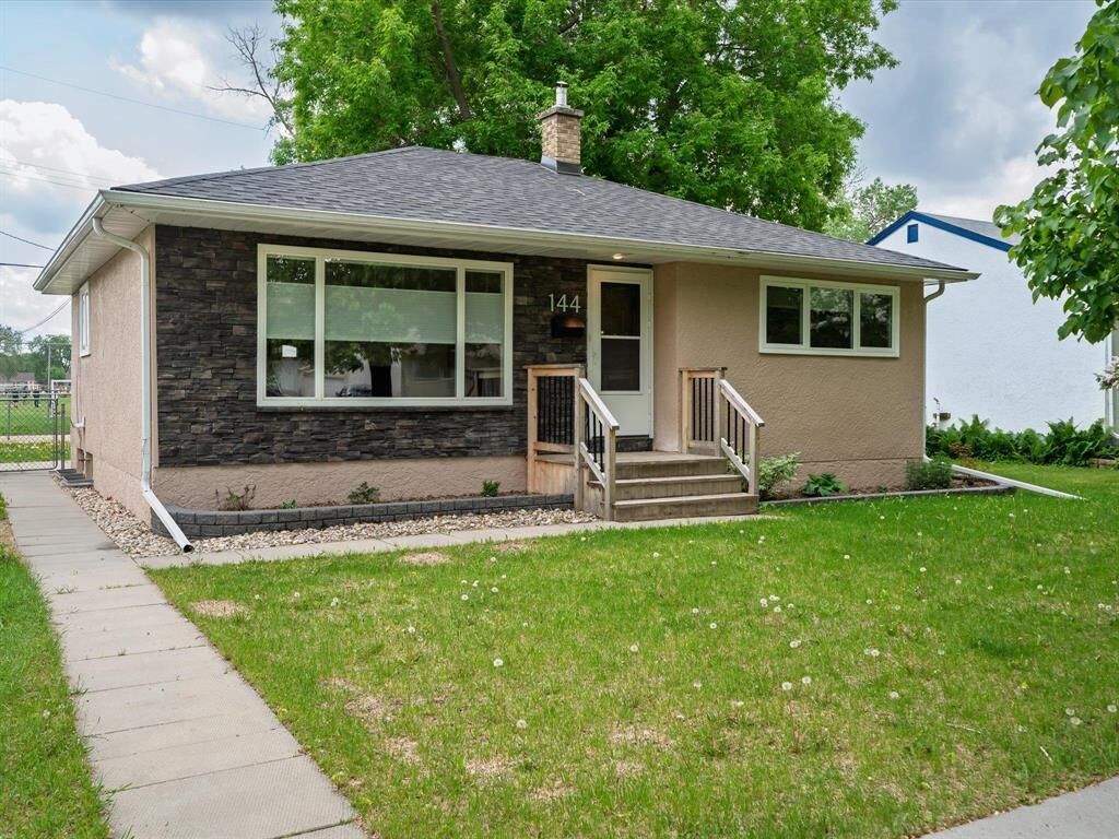 Property Photo: 144 Fernwood Avenue MB R2M 1C1