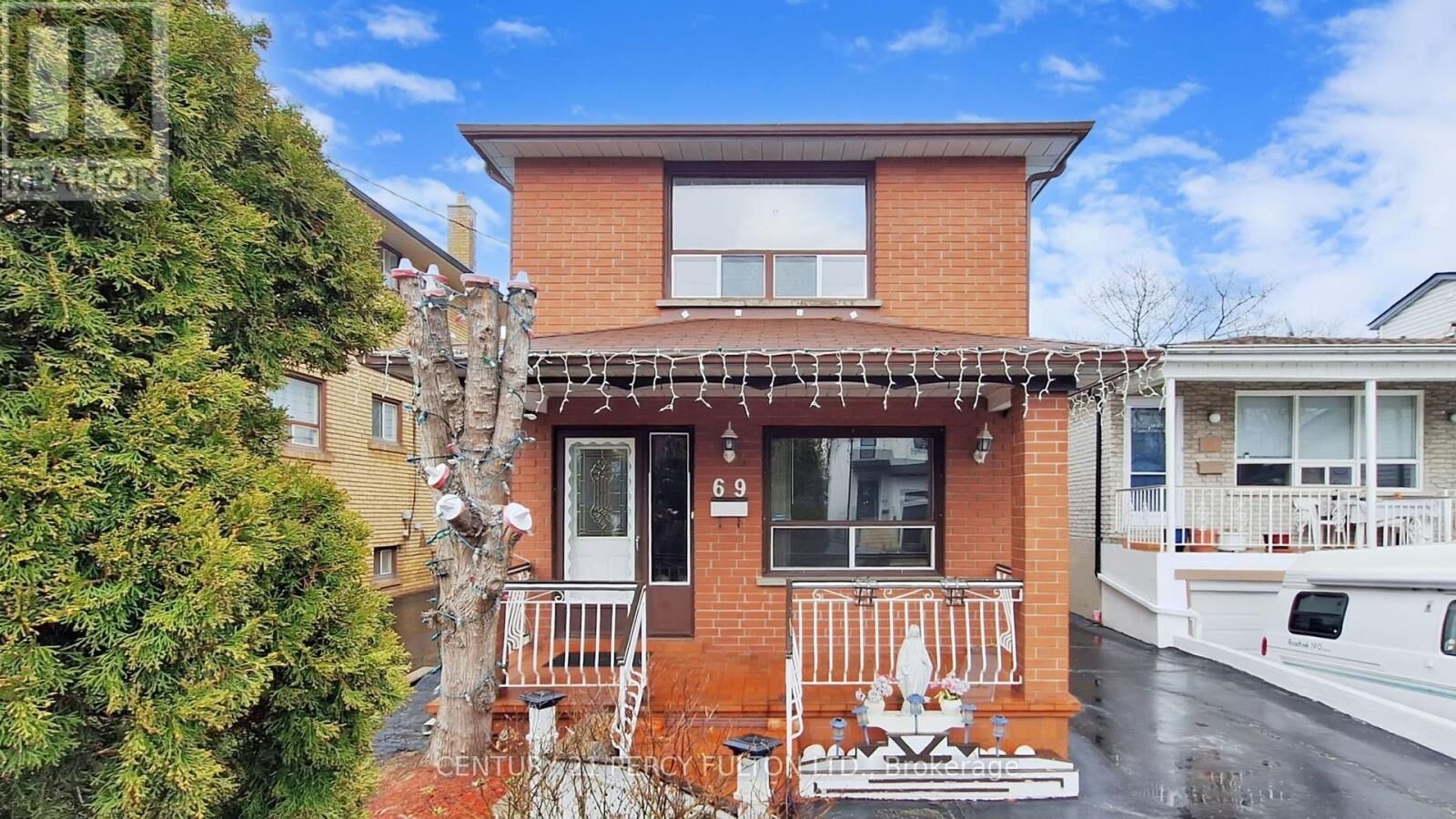 Property Photo: 69 Twenty Fourth Street ON M8V 3N7