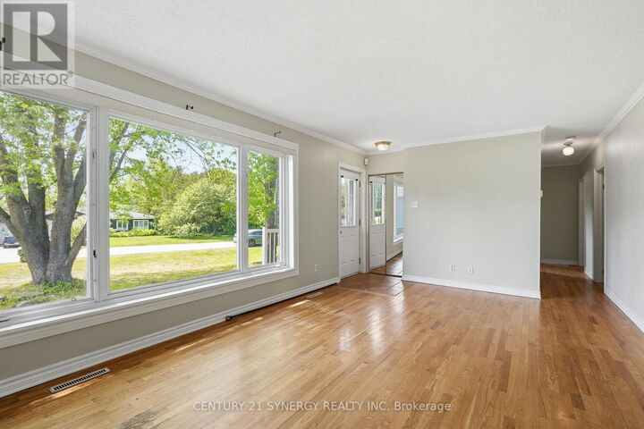 Property Photo: 3941 Shirley Avenue ON K1V 1H4