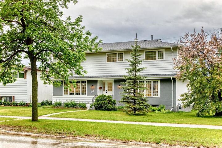 780 Cavalier Drive — photo 1
