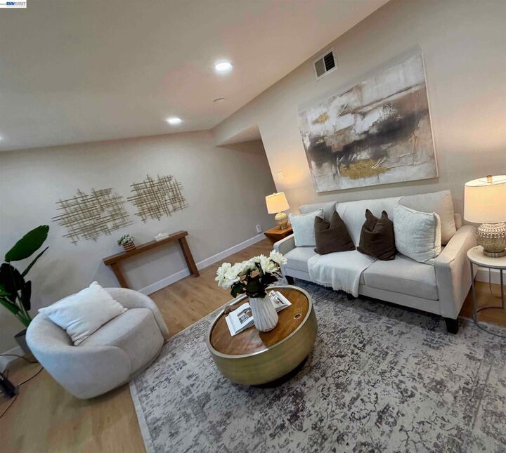 Property Photo:  1354 Dale Ave 9  CA 94040 