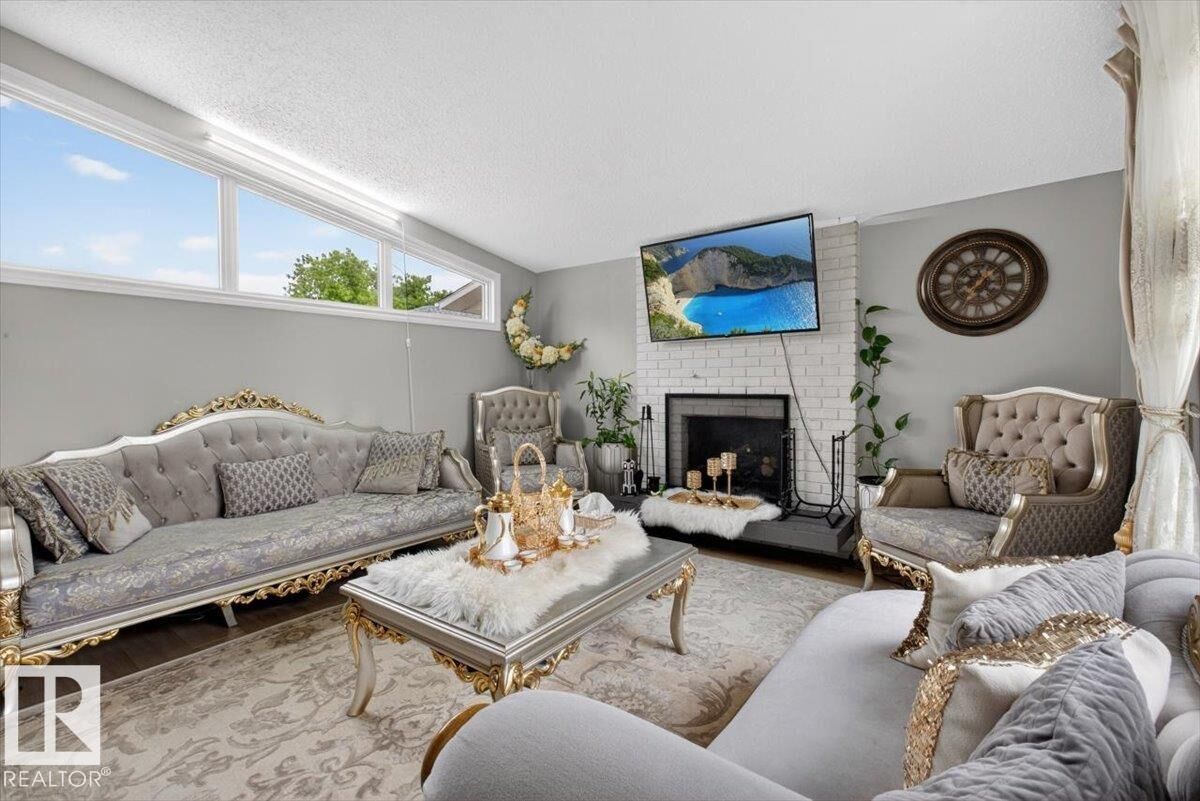 Property Photo:  11940 152B Avenue NW  AB T5X 1G4 