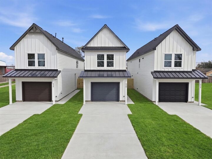 Property Photo:  528 N 4th Street  TX 77571 