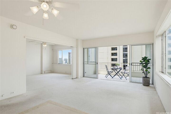 Property Photo: 1001 Wilder Avenue 301 HI 96822