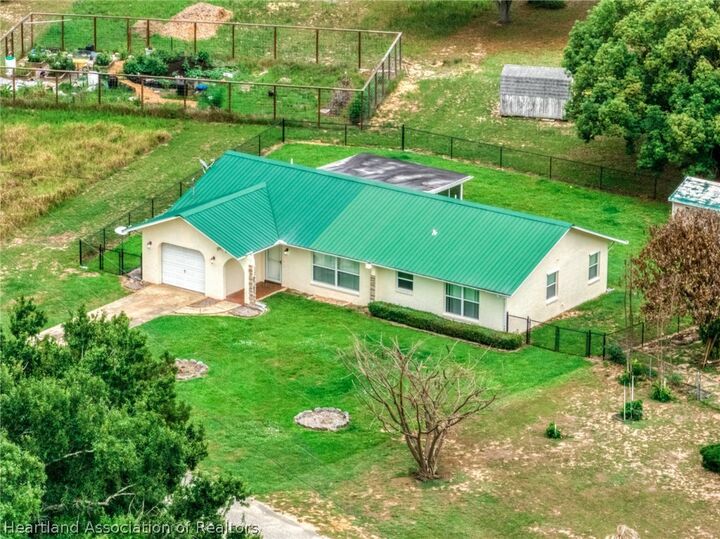 Property Photo: 2830 N Huron Road FL 33825