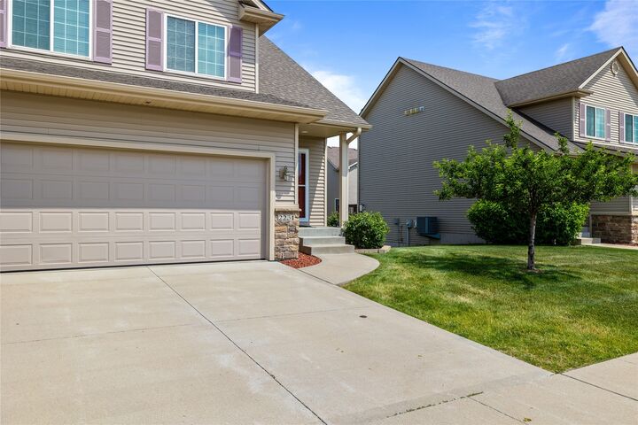 Property Photo: 2231 NW Chapel Lane IA 50023