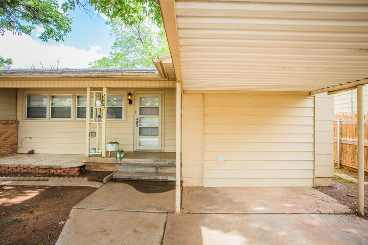 Property Photo:  2607 45th Street  TX 79413 