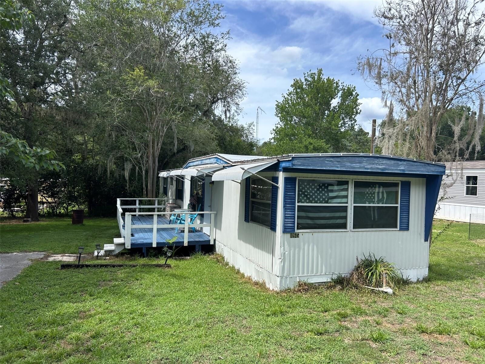 Property Photo: 10945 SE 132nd Place FL 32179
