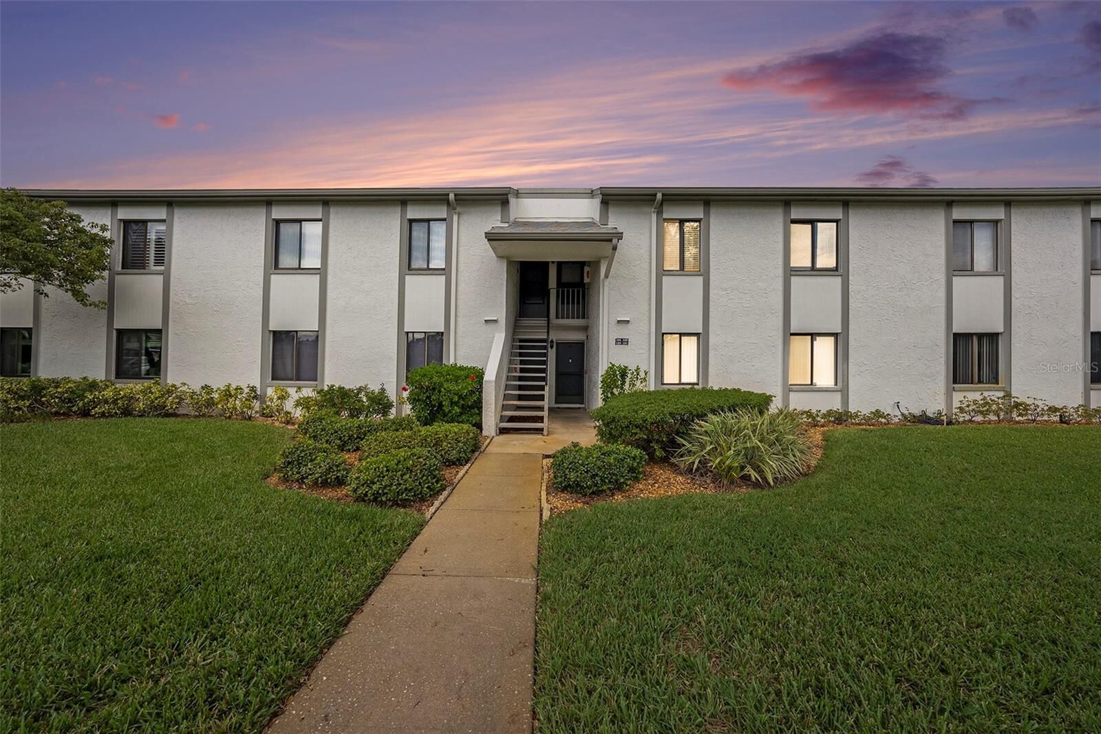 Property Photo: 124 W Cypress Court FL 34677