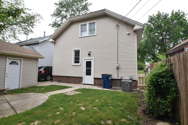 Property Photo: 1707 Carlisle Ave WI 53404