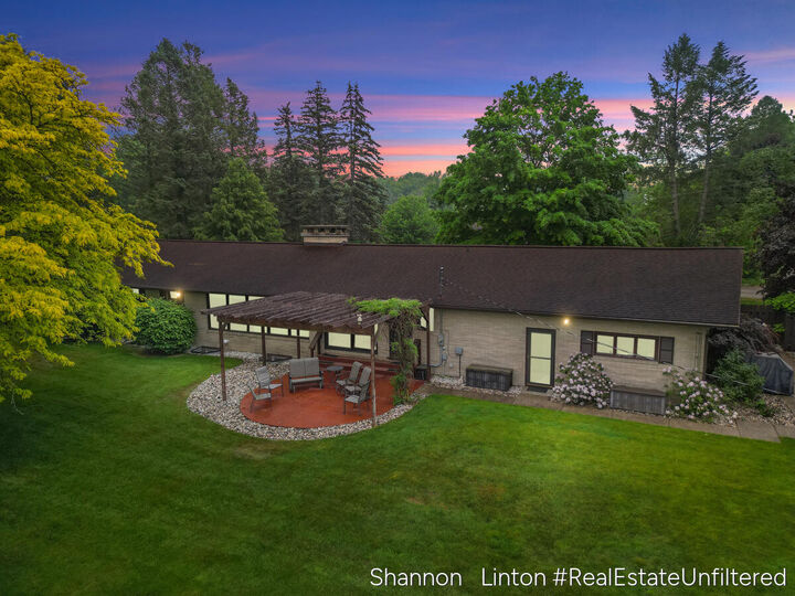 Property Photo:  346 Orchard View Drive  MI 49455 