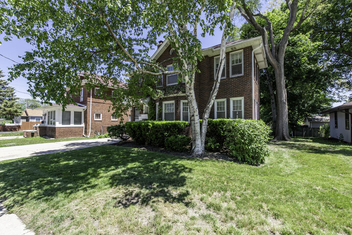 Property Photo: 1609 N Sheridan Road IL 60085