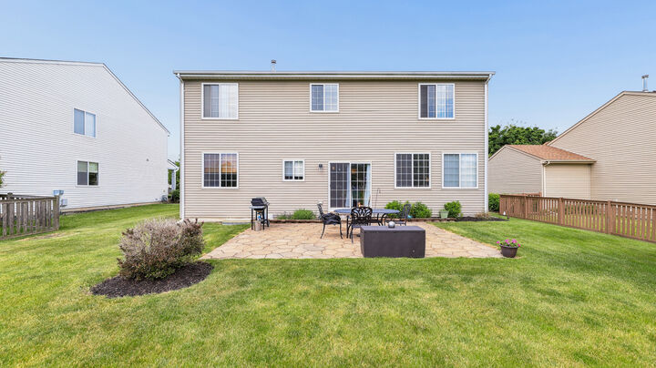 Property Photo:  955 Valley Stream Drive  IL 60140 