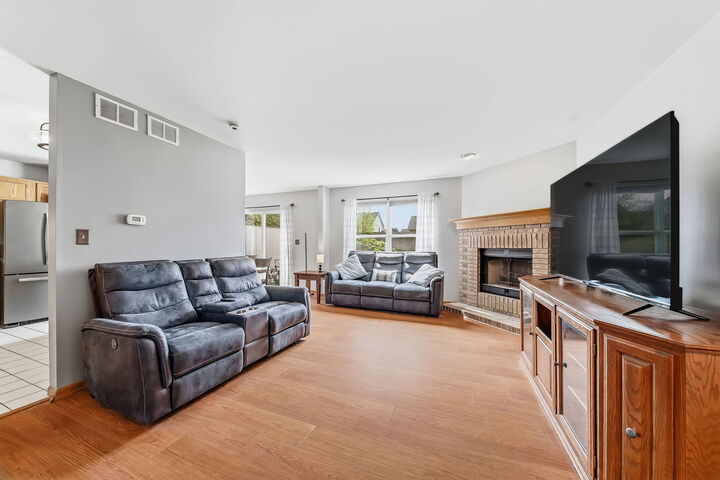 Property Photo: 5613 W Von Avenue C IL 60449