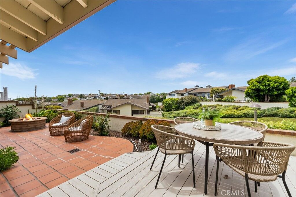 Property Photo: 4 Skysail CA 92625