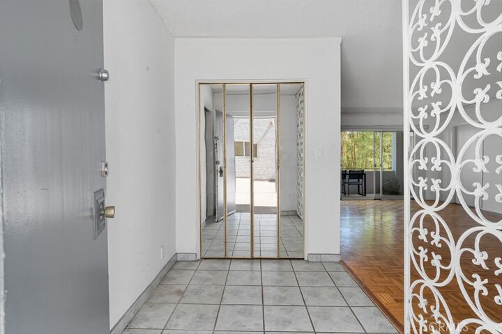 Property Photo:  7560 Hollywood Boulevard 110  CA 90046 