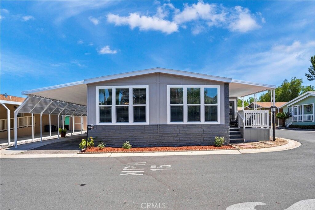 Property Photo: 4000 Pierce Street 110 CA 92504
