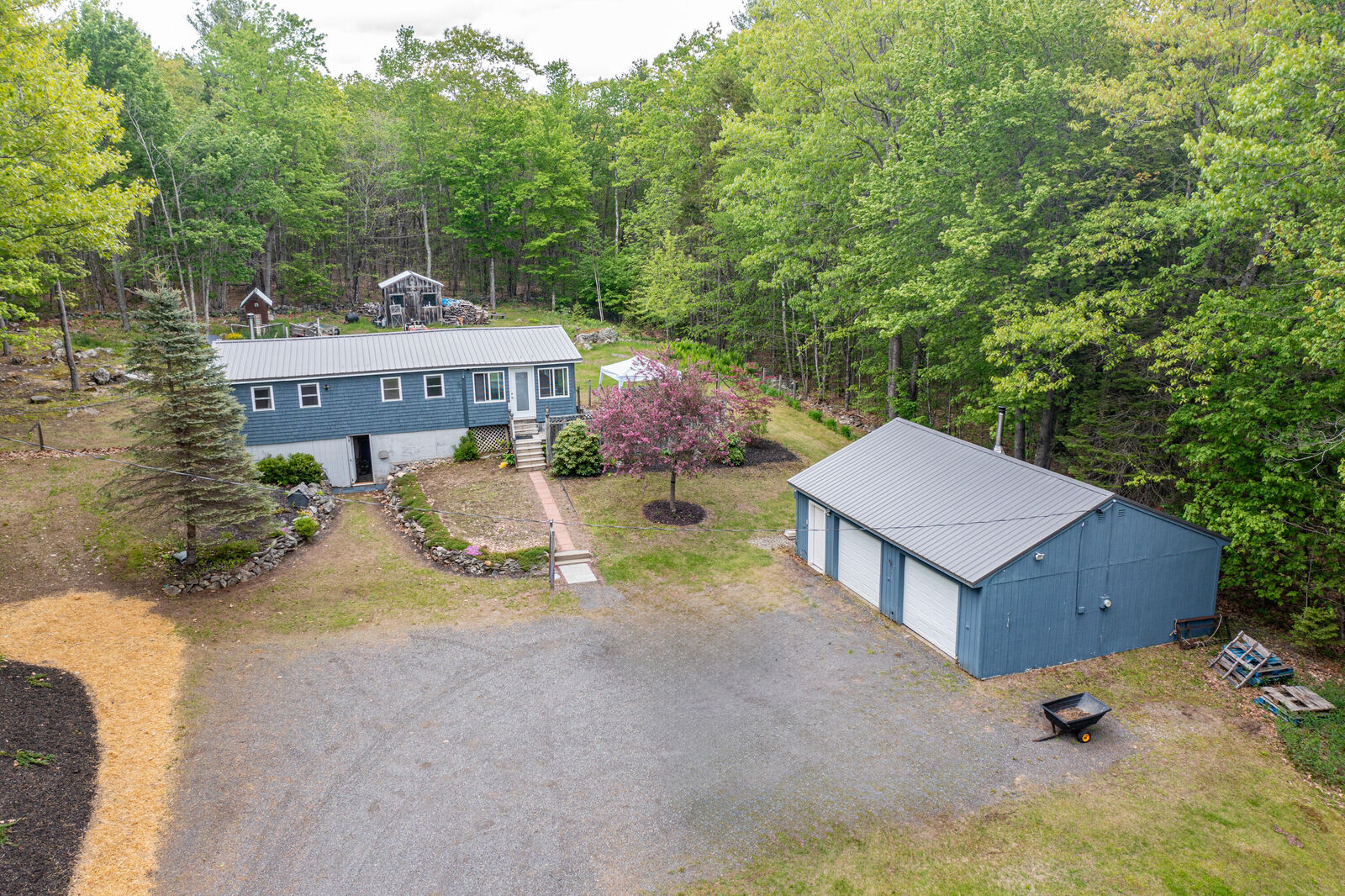 Property Photo: 443 Cross Road ME 04915