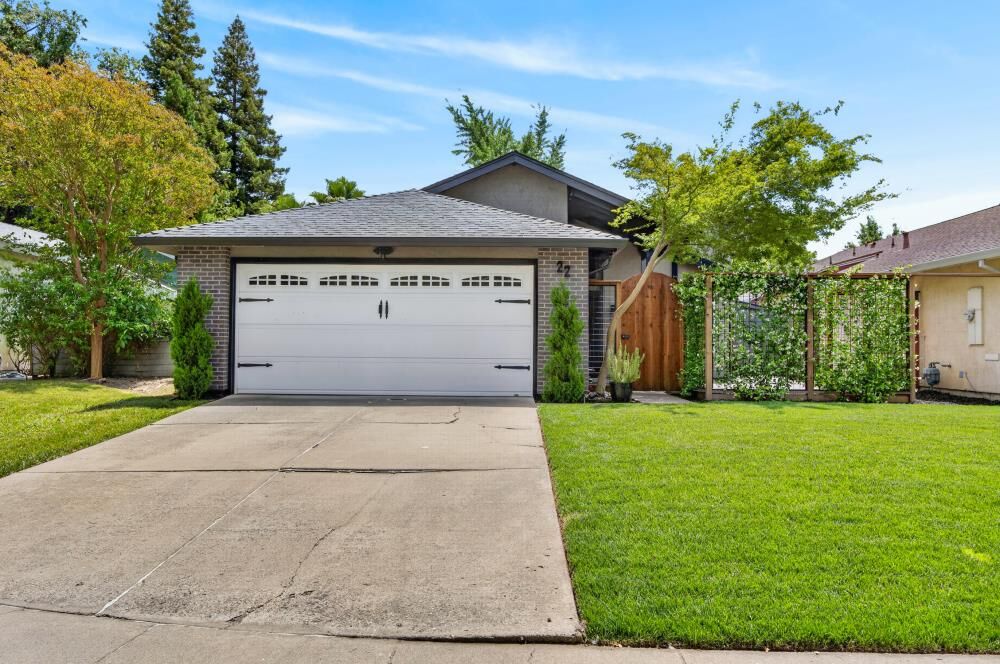 Property Photo:  22 Seaside Court  CA 95831 