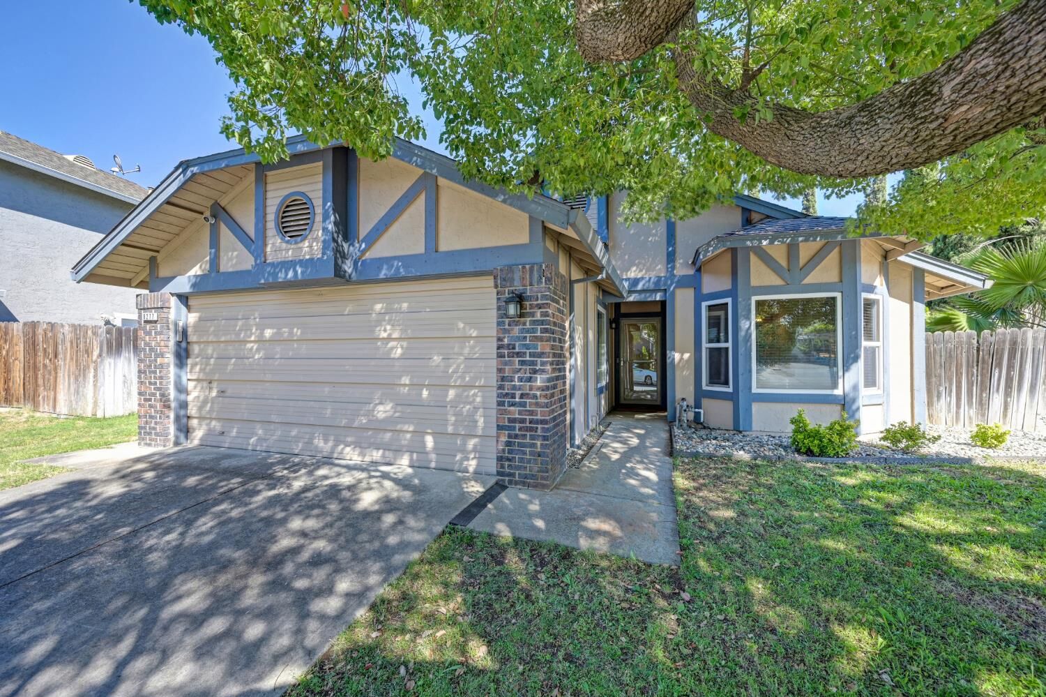 Property Photo:  8277 Prior Way  CA 95843 