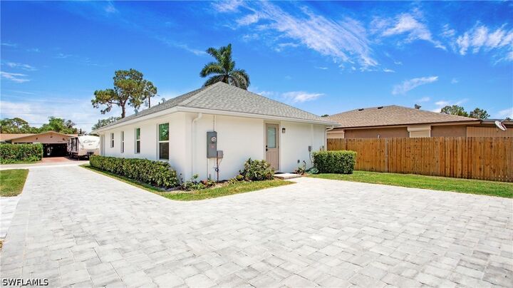 Property Photo: 27310 Dortch Avenue FL 34135