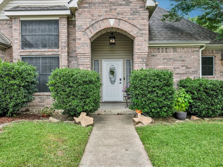 Property Photo: 127 Elhew TX 75904