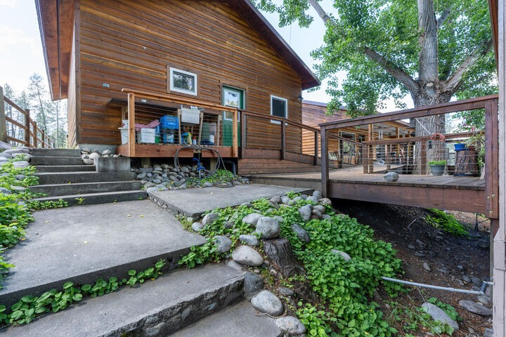 Property Photo: 3 Paradise Cove Rd WA 99141