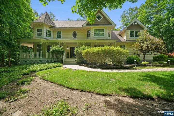 Property Photo:  519 E Saddle River Road  NJ 07458 