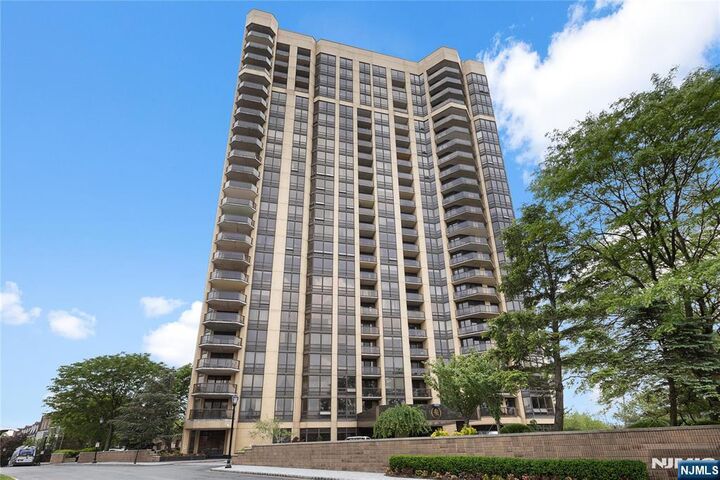 Property Photo:  900 Palisade Avenue 6G  NJ 07024 