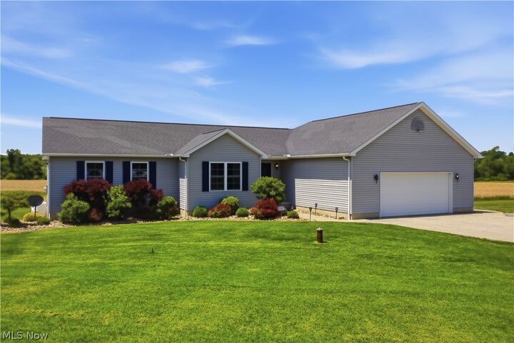 Property Photo: 4909 Knox School Road OH 44634