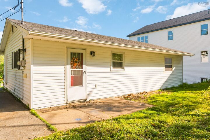 Property Photo: 5786 Prospect Road NS B4N 3K4
