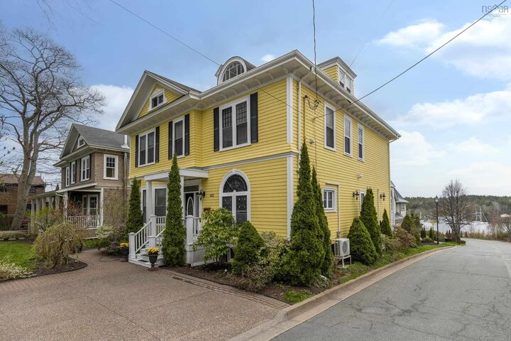 602 Francklyn Street — photo 1
