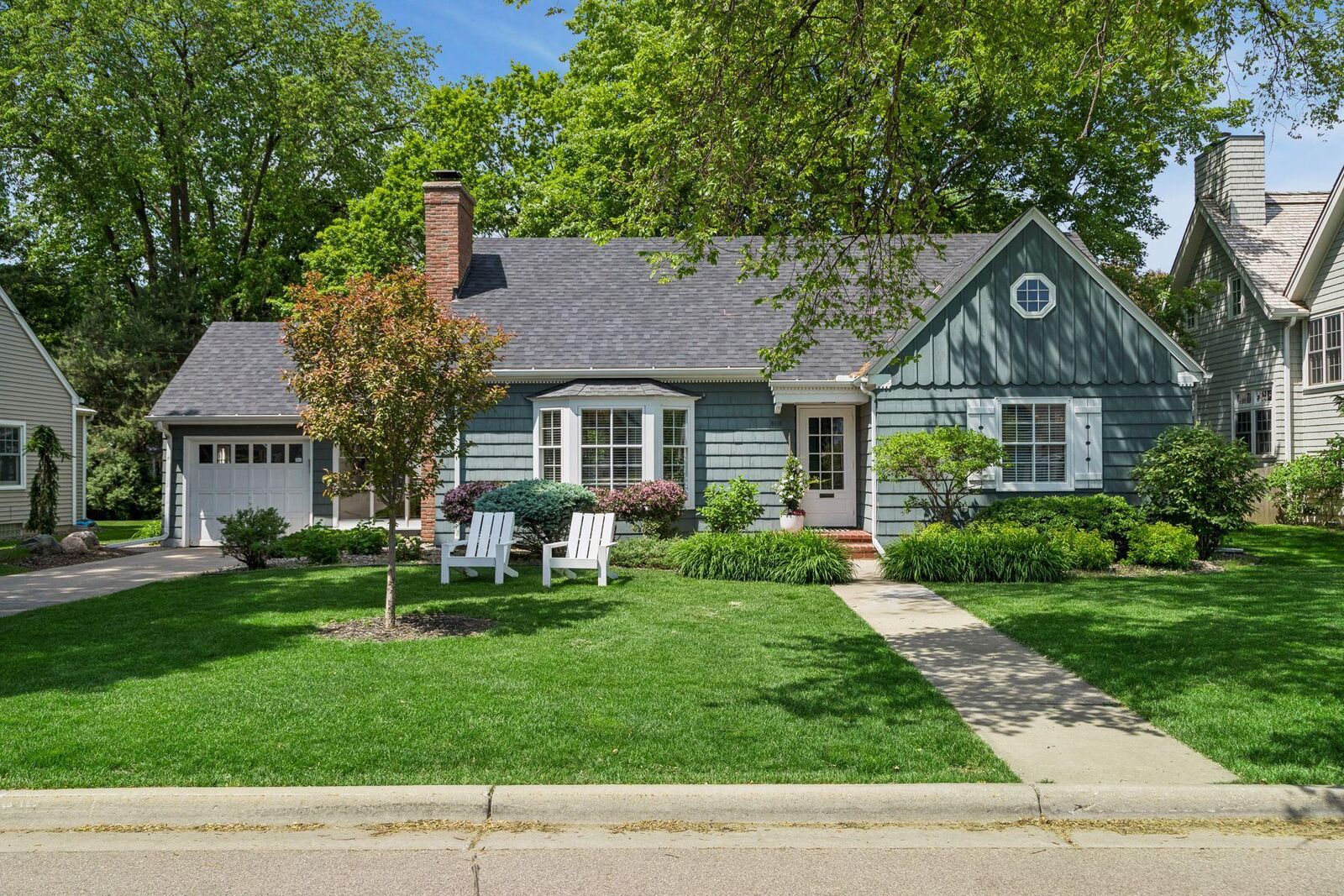 Property Photo: 5116 Indianola Avenue MN 55424