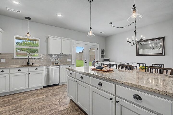 Property Photo:  515 Oak Run Lane  AR 72718 