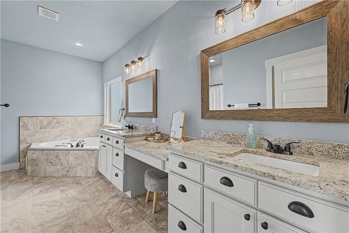 Property Photo:  515 Oak Run Lane  AR 72718 