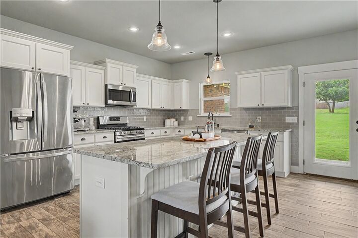 Property Photo: 515 Oak Run Lane AR 72718