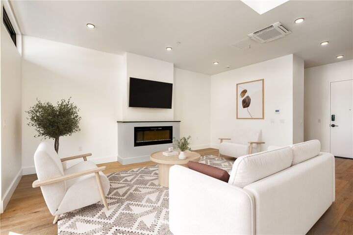 Property Photo:  905 SE 4th Street 210  AR 72712 
