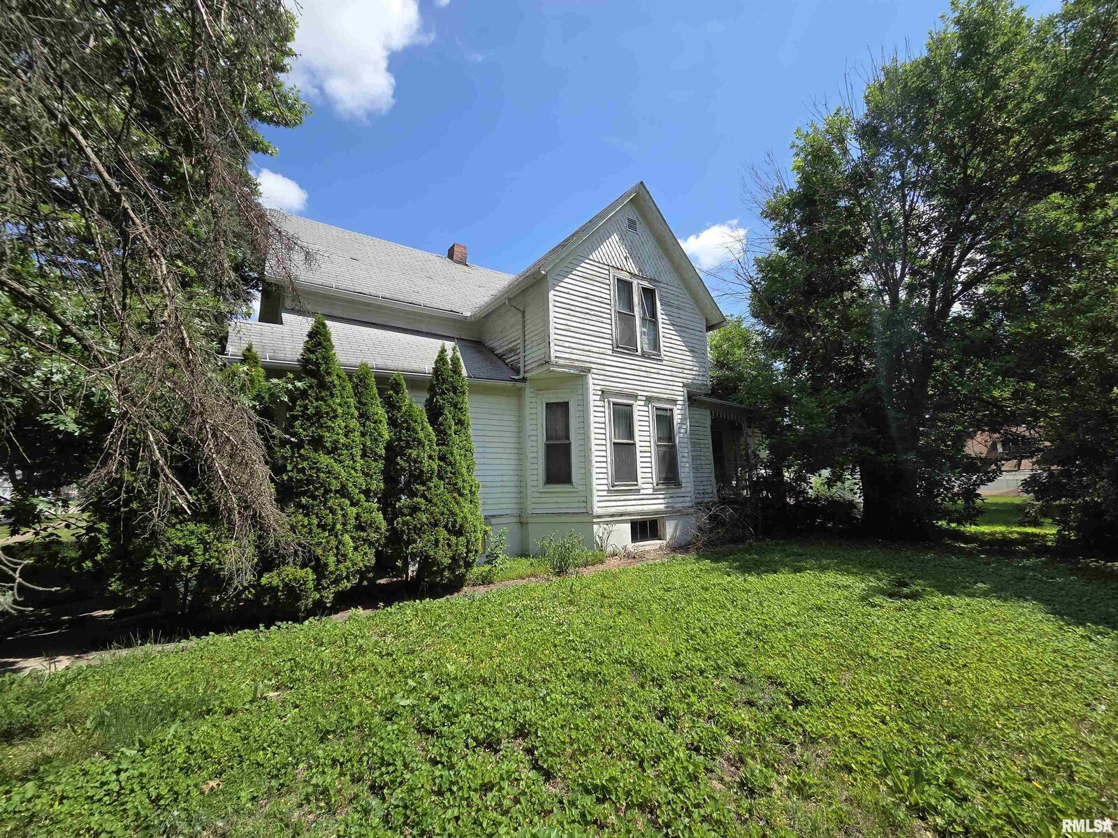 Property Photo: 993 Willard Street IL 61401