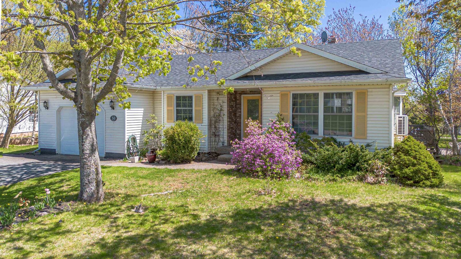 Property Photo:  38 Forest Drive  PE C1E 1W9 