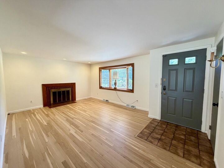 Property Photo:  142 Yarmouth St  MA 01106 